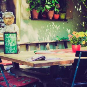 Et totam quia est est